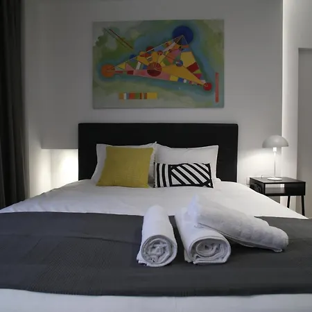 Zh Luxury Apartament *