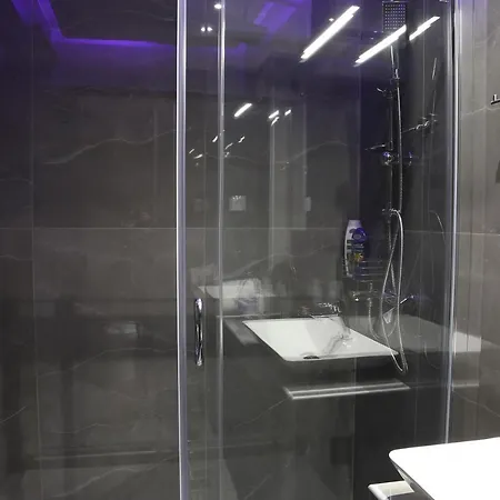 Zh Luxury Apartament *