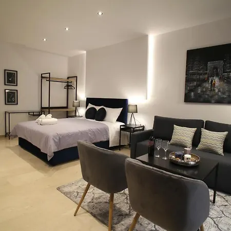 Zh Luxury Apartman *